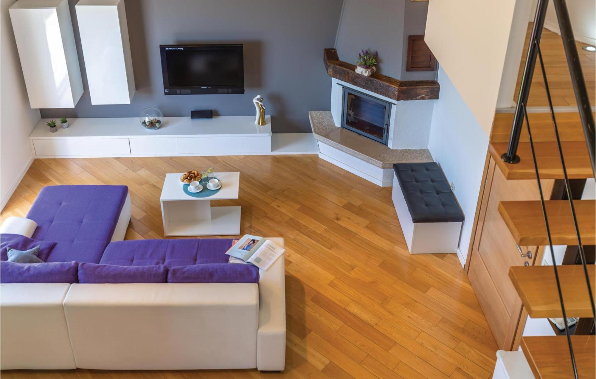 Lovely Apartment In Makarska With Kitchenette 외부 사진