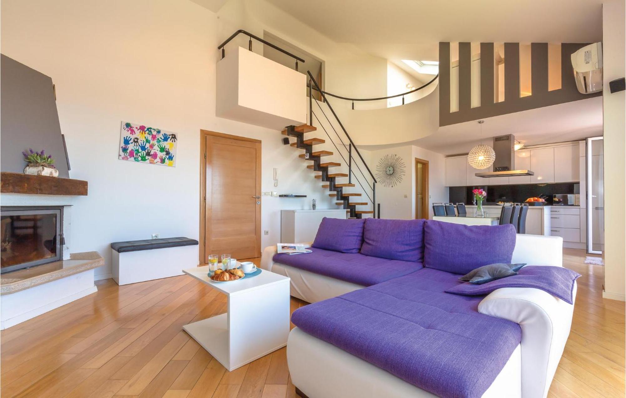 Lovely Apartment In Makarska With Kitchenette 외부 사진