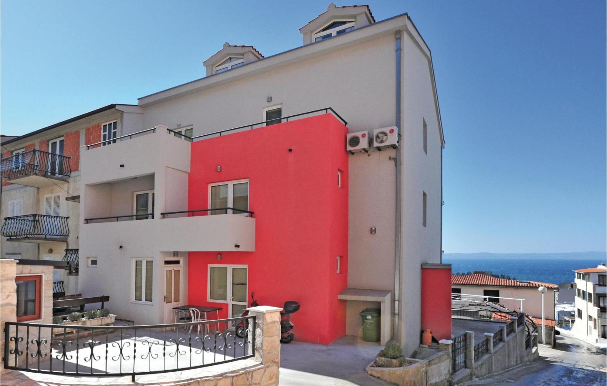 Lovely Apartment In Makarska With Kitchenette 외부 사진