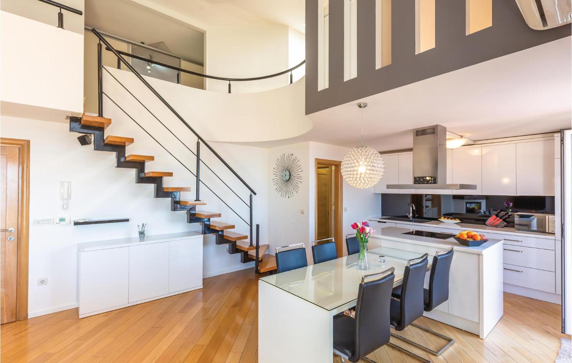 Lovely Apartment In Makarska With Kitchenette 외부 사진