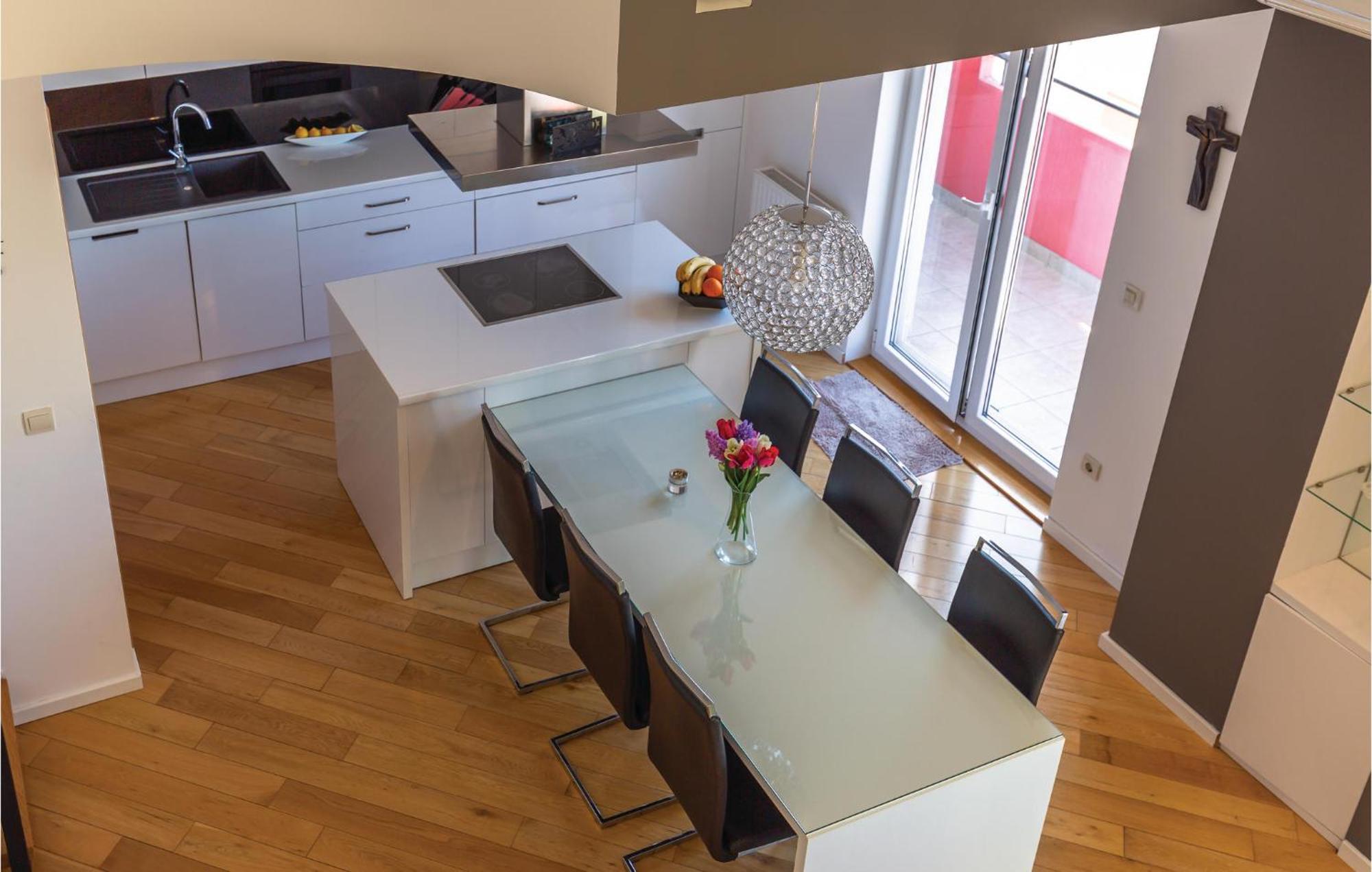 Lovely Apartment In Makarska With Kitchenette 외부 사진