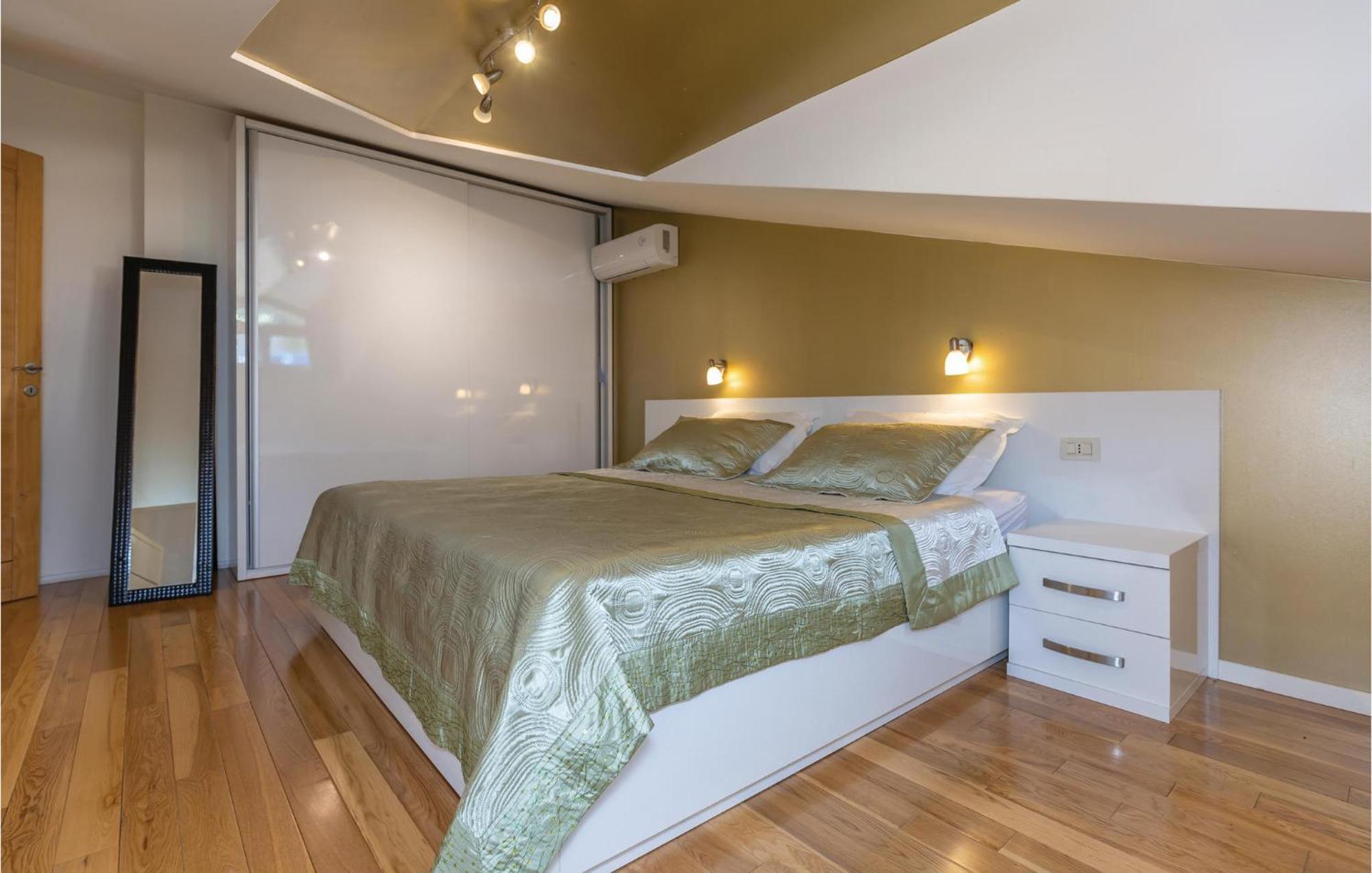 Lovely Apartment In Makarska With Kitchenette 외부 사진