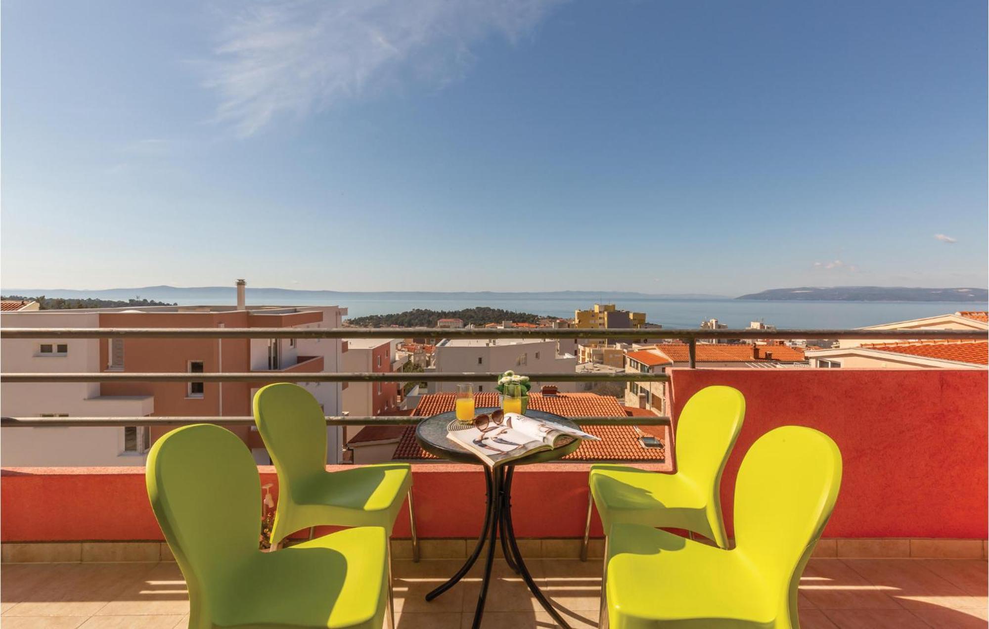 Lovely Apartment In Makarska With Kitchenette 외부 사진